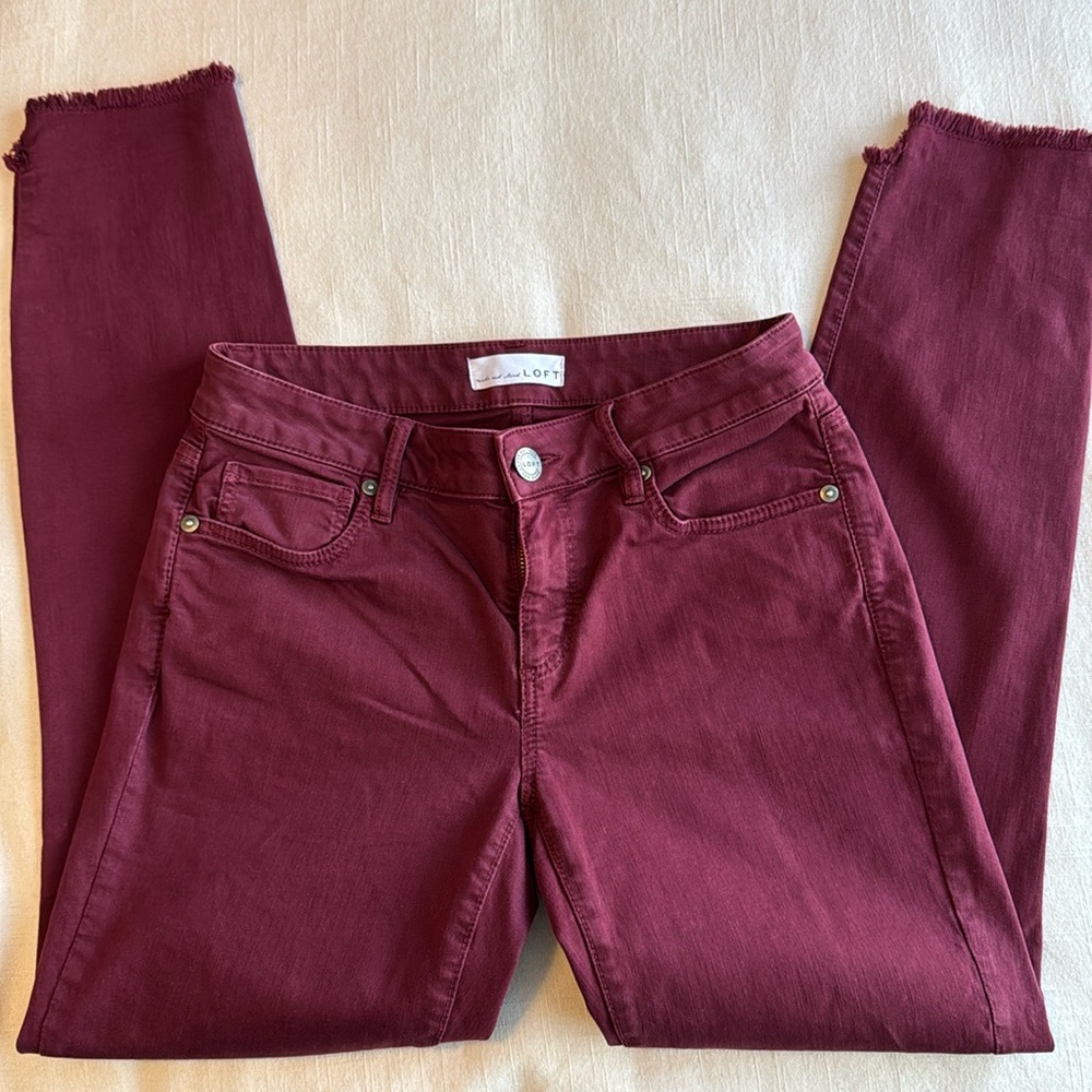 Loft Women’s Curvy Skinny Jeans Maroon Size 0/25